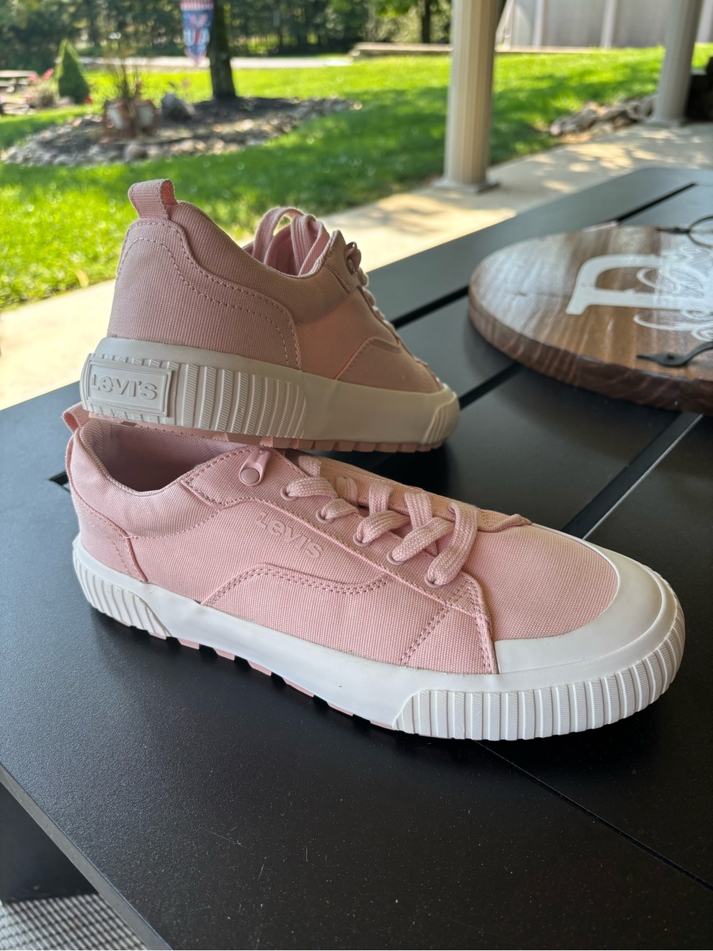 Levi's Pink Canvas Women's Low-Profile Sneakers size 9